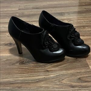 Madden Girl Black Heeled Shoes